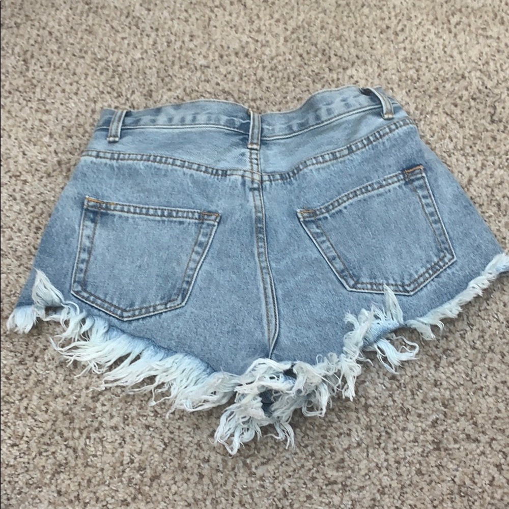 Superdown Rooney distressed denim shorts - Picture 3 of 5